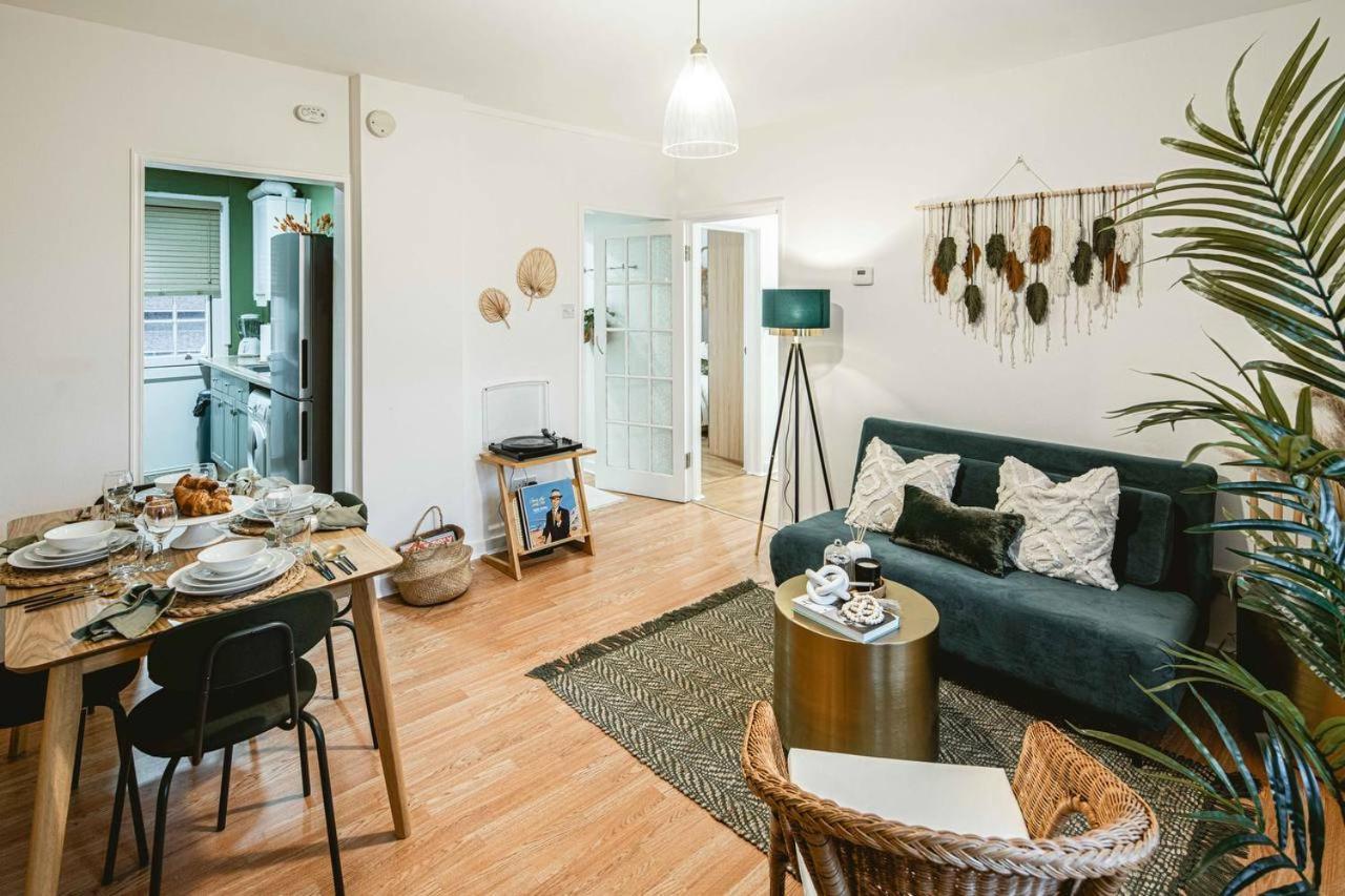 Apartment 1 Bedroom, 5 Minutes Walk To Angel Station, *