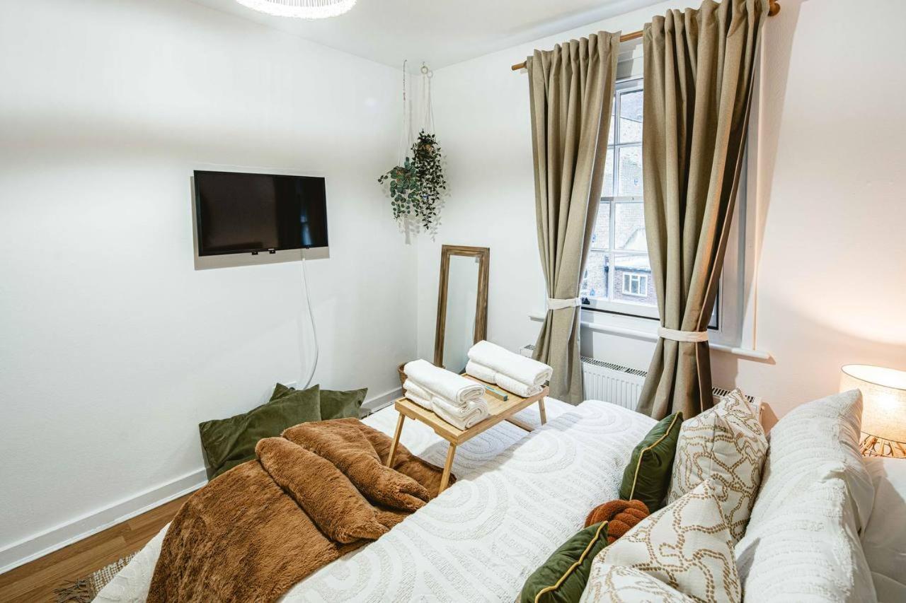 1 Bedroom, 5 Minutes Walk To Angel Station, Apartment *